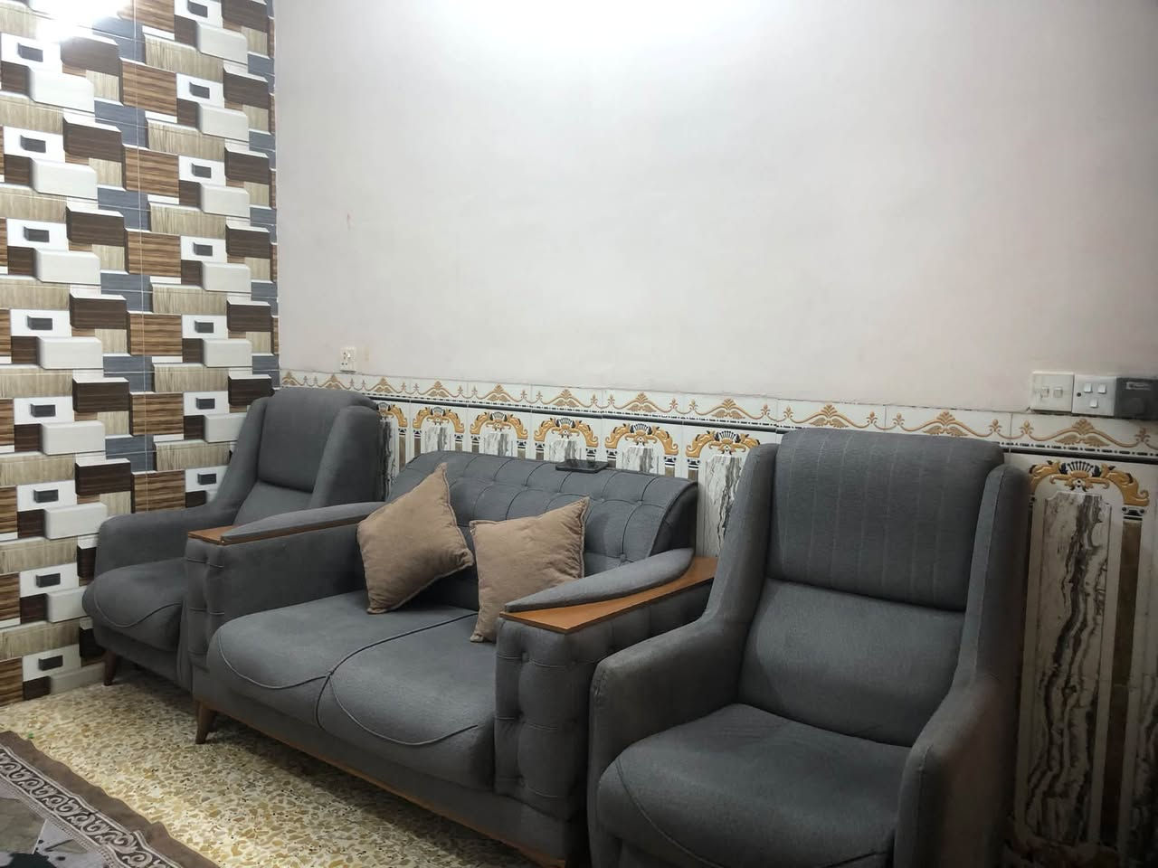 سلام عليكم تخم تفصال عشر مقاعد مستخدم فتره كلش قليله مستعجل عله بيعته مابي اي شي جديد بعده 
السعر ٥٠٠وبي مجال الاتصال واتساب *********** مكاني بغداد
