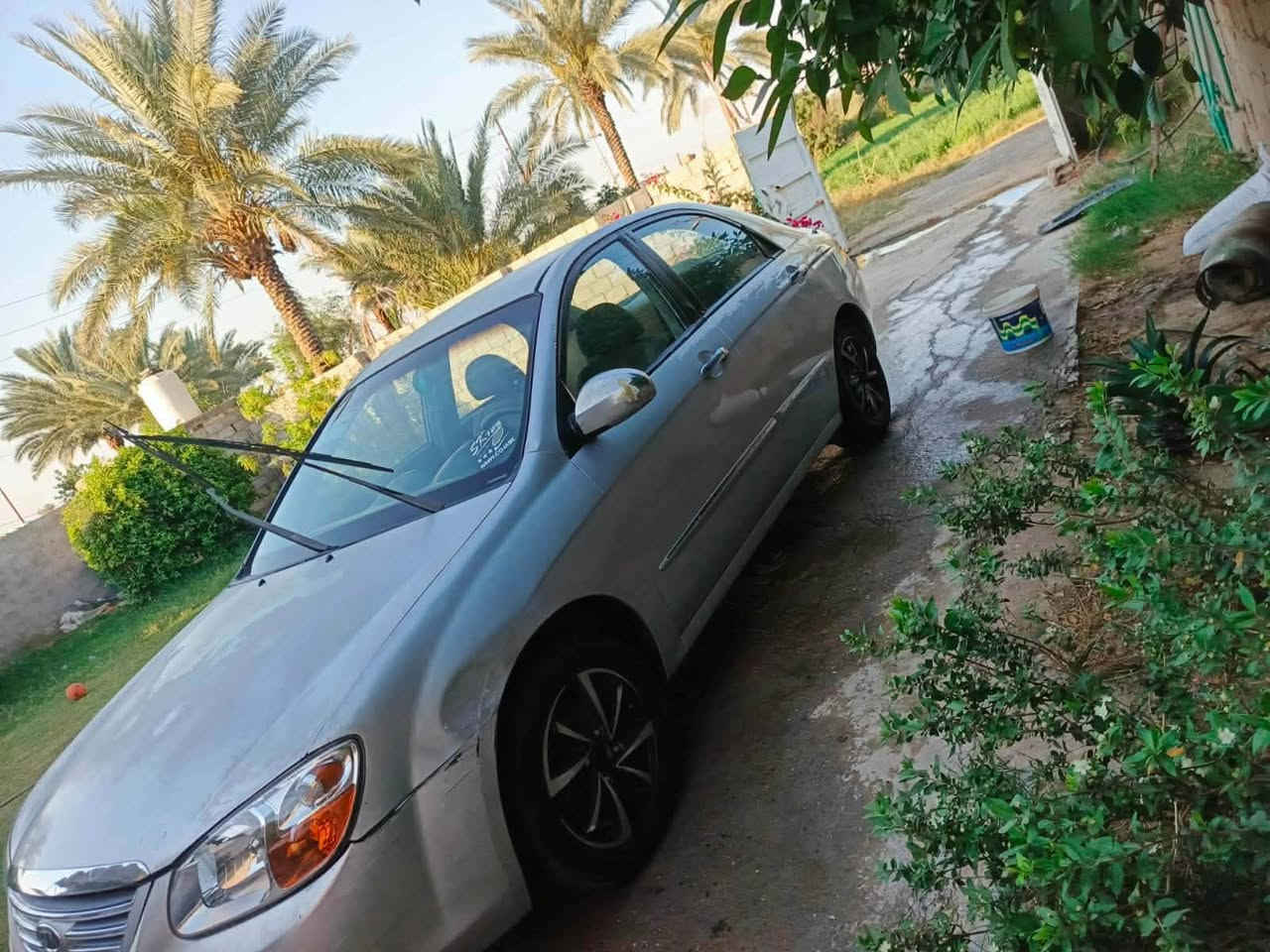 السلام عليكم
سيراتو خليجي 2007 
رقم بغداد باسمي 
مكينة 1600 
مكينة كير حدادية تبريد كلشي جاهز 
بيها فقط جراد ابيعها صبغ عام بس هي ما مصبوغة 
مكان السيارة بابل  المحاويل 
وسعرها 68 بيها مجال 
***********
