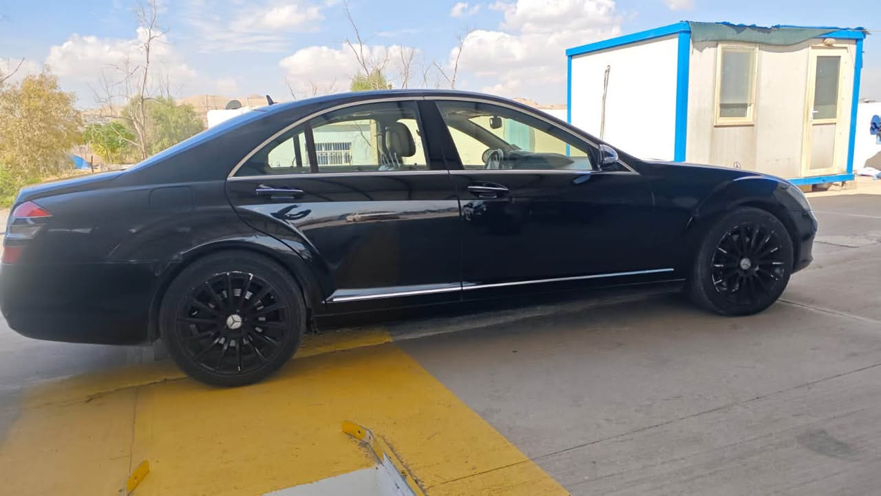 مێرزیدزs_classمۆدێل2008s500سەیارەکەمان ساخە کۆدی بۆکراوە نمونەیە لە جوانی و ماڵی دۆسە تەنها یەکپەلە بۆیاخی لە چاملخی دوایە سایەق هەیە گێرو مەکینە تەقەو رەقە کارەبای بە شەرت نرخی 78گەلاو معامەلەیە برایانە بۆزانیاری زیاتر پەیوەندی بکەن با ***********
