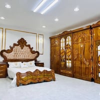 غرفه اخشاب • نضيفه • مع مرتبة