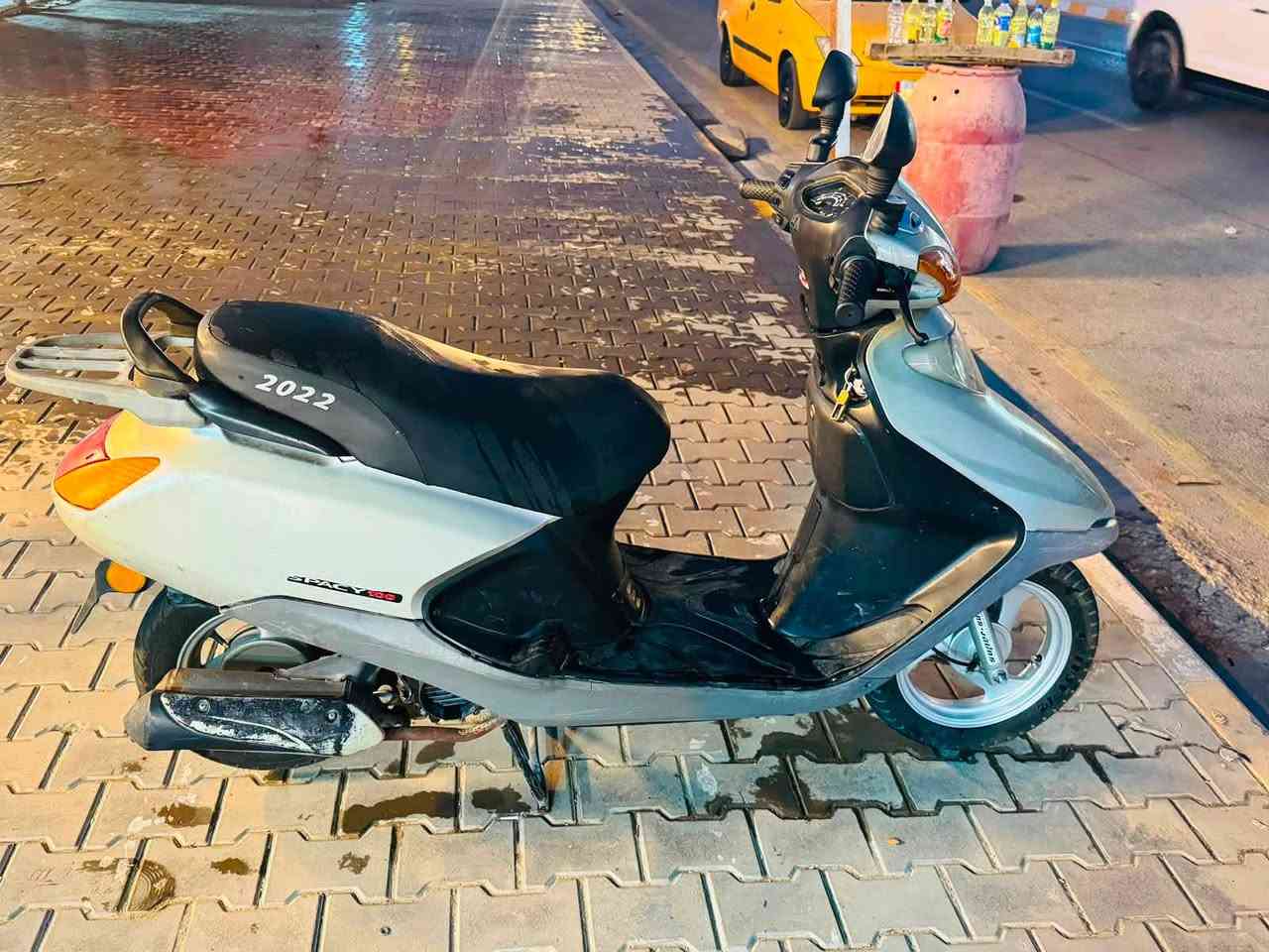 السلام عليكم دراجه سبيسي ماليزي للبيع دراجه جاهزه مكينه ناعمه كهربائيات كلهن شغالات سلف هندر قفل جنطه قفل ستيرن شغالات العنوان واسط الخاچيه السعر300للستفسار أكثر إتصال على رقم ‭***********
