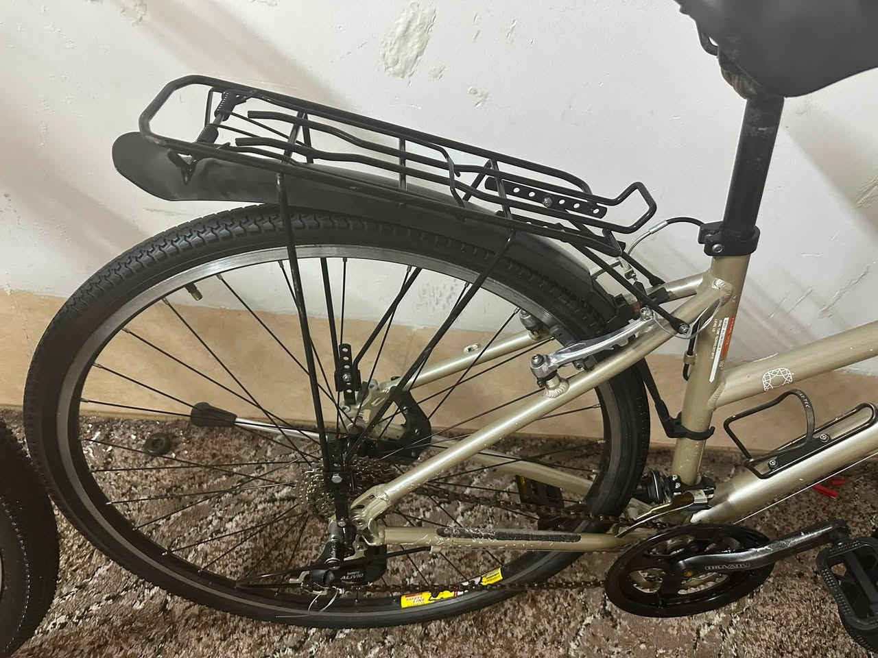 🚴‍♂️ للبيع – مارکة دایموند
🔹 أوروبية
🔹 لم تُستخدم داخل العراق
🔹 الحجم: C700 / 28
🔹 فافون أمامي مزدوج
🔹 الغيارات: 3×8
🔹 قفل مزدوج
🔹 قياس الإطار: Medium (M)
💰 السعر: 190 ألف ومجال 

📍 المكان: أربيل
📞 ***********
