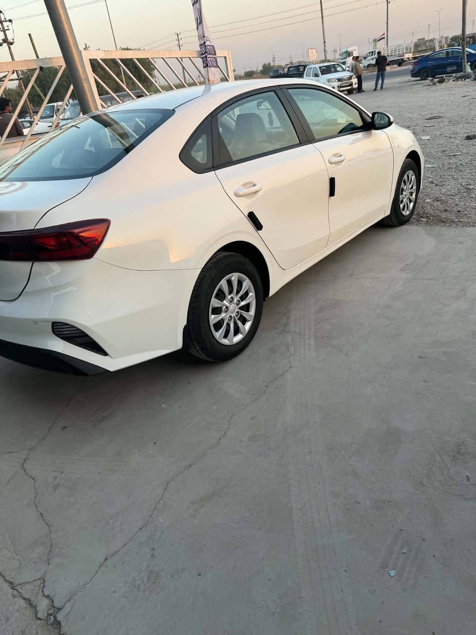 سيراتو موديل 2024 خليجي مكينه 2000 داخل لونين قطعتين تبريد رقم أربيل تحويل أو وكاله 
ماشيه 23 الف بعده بريحة الشركه 
بيه شخط ب الباب وكم حالوبه ما يبين فقط مكفولة من الصبغ 
السعر 163
مكان واسط العزيزيه 
***********
