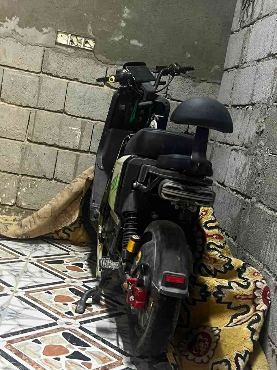 سلام عليكم للبيع دراجه آر ١١ هابطات بطارياتها فقط والباقي كفاله للبيع او مراوس بدراجه ماكس او فراشه العنوان البصره الهارثه ***********
