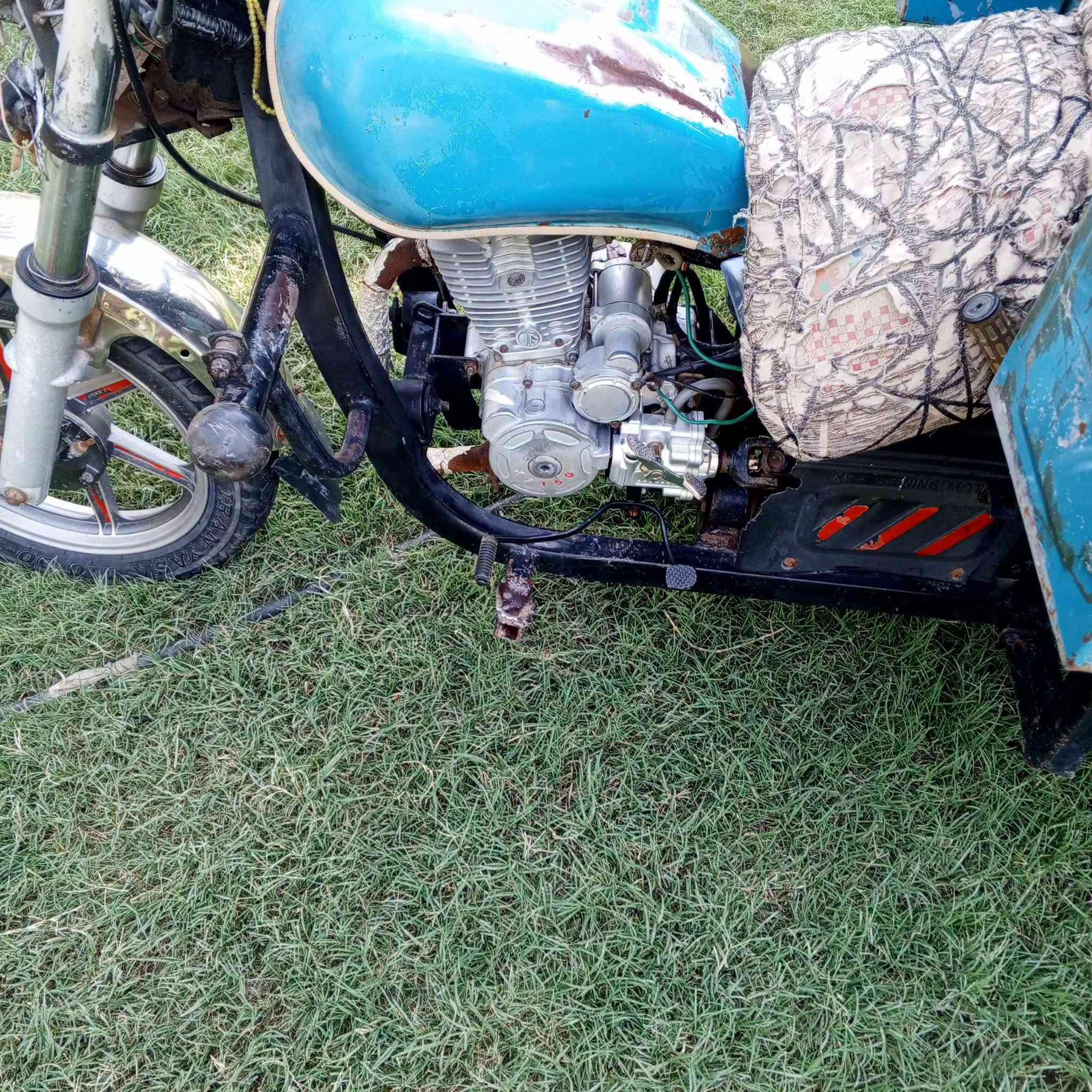 السلام عليكم ستوته للبيع جمره موديل 18 اوراق اصولي حتى ورقت وكيل بيه  مكينه 18 بلاديه نكره سلف هندر كله شغاله كهربائية كله شغاله بكات دبل اشاير ويل صب تاير عريض جدد بلاديه مامصبوغه بيه خياسات قليلات ستوته مال جناي مكاني واسط الصويره الاستفسار *********** السعر 1350 وبي مجال لشراي
