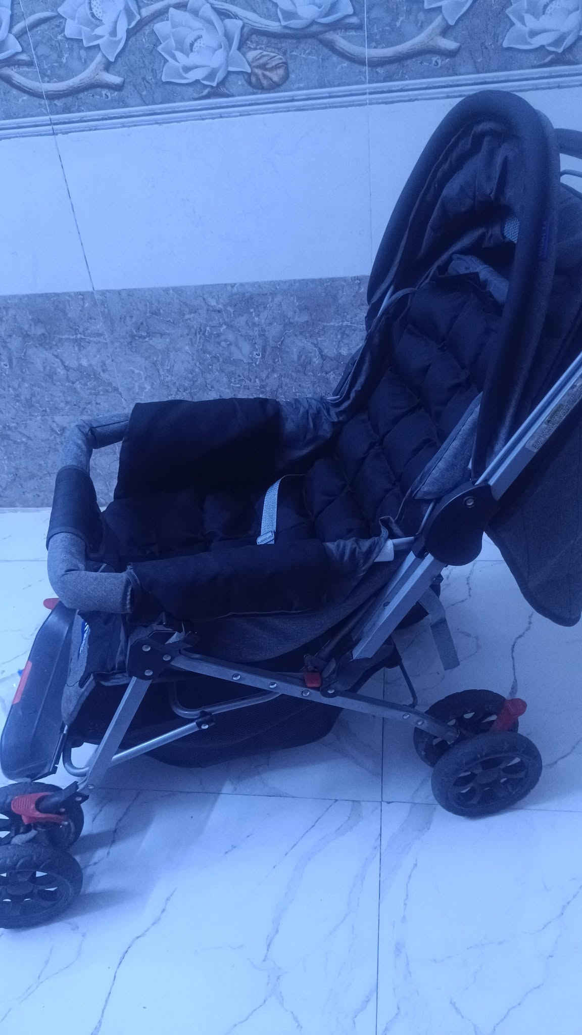 عربانه طفل نظيفة كلش جلوس ونوم طفل وتطبگ بس شويه تشكل بالتطبيگه ما اعرفلها الباقي كلها نظافة فول سعرها 45 الف مكاني كربلاء حي الاطارات

نص مكتوب في الصور:
- المندوبه للترويج لغراض الآن عربانه طفل نظيفة كلش جلوس ونوم طفل وتطبق بس شويه تشكل بالتبيگه ما اعرفلها الباقي كلها نظافة فول سعرها 45 الف مكاني كربلاء حي الاطارات اضافة جديد مشاركة كمنشور لا يوجد مشاهدون حتى الآن