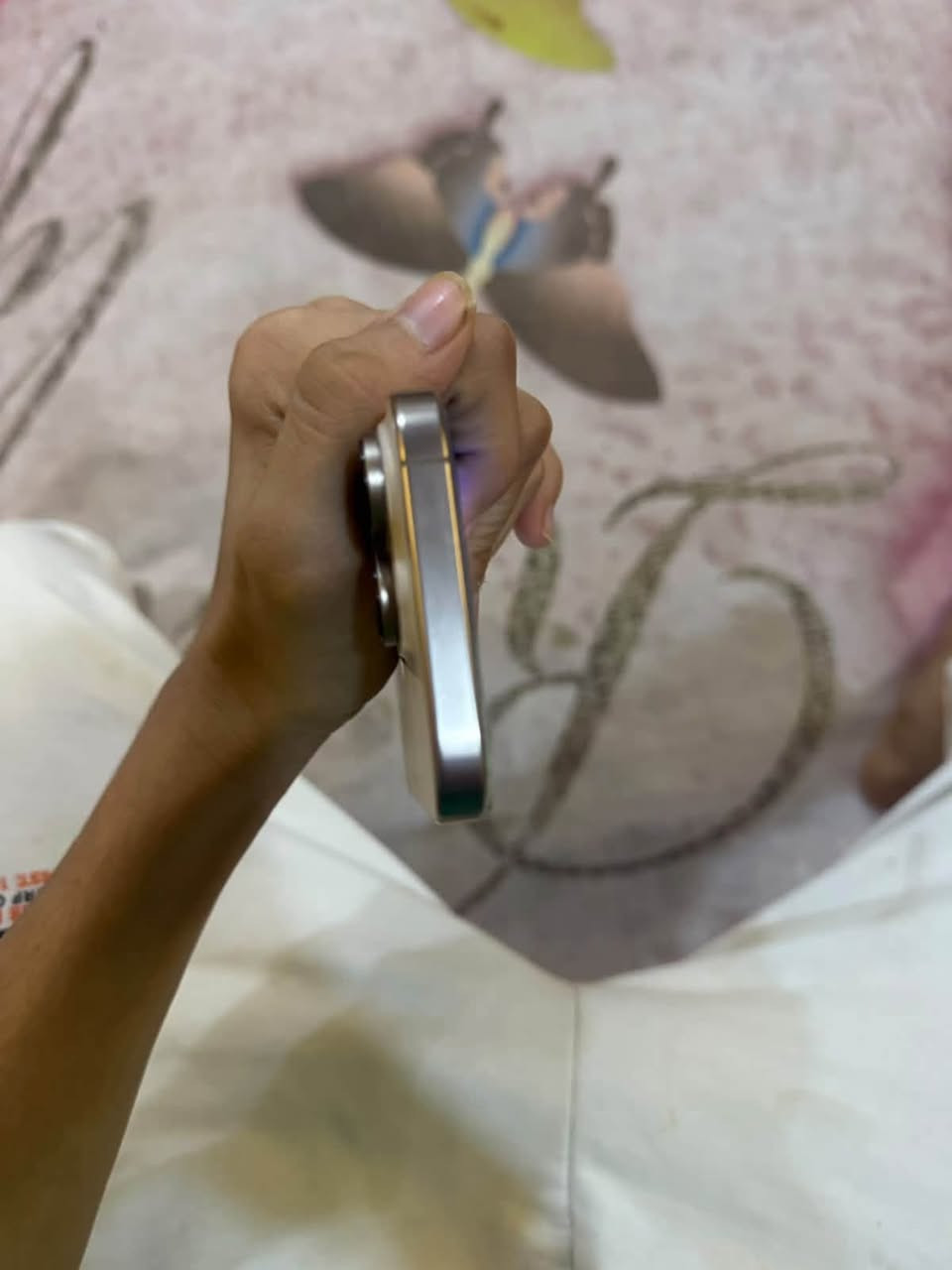 آيفون ١٦ برو • ١٢٨ • بطارية ٩٤٪