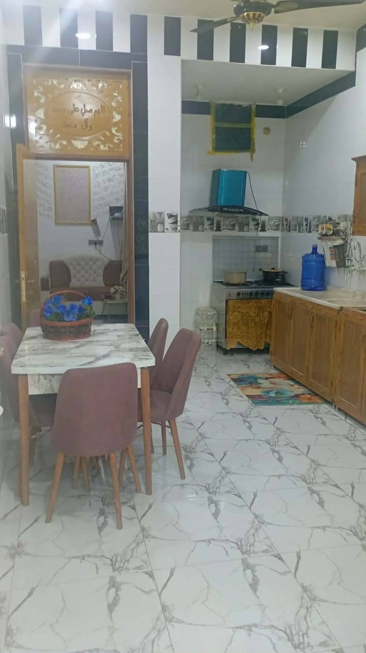 🏠 دار للبيع – طابو صرف
📍 الموقع: العسكري، قرب مدرسة المنار، مقابل المتنزه
📐 المساحة: 150 م²
🔹 الطابق الأول:
• غرفة نوم
• صالة
• استقبال
• منور
• حمام داخلي
• مطبخ
• مجمع صحيات خارجية
🔹 الطابق الثاني:
• 3 غرف
• صالة
• هيكل كامل فقط، غير مسقوف
📞 للاستفسار:
مراجعة مكتب عالم العقار في الجمعية مقابل الإطفاء
أو الاتصال على:
***********
***********
#عندك_عقار_للبيع_فقط_راسلنا_اواتصل_وات_ساب
