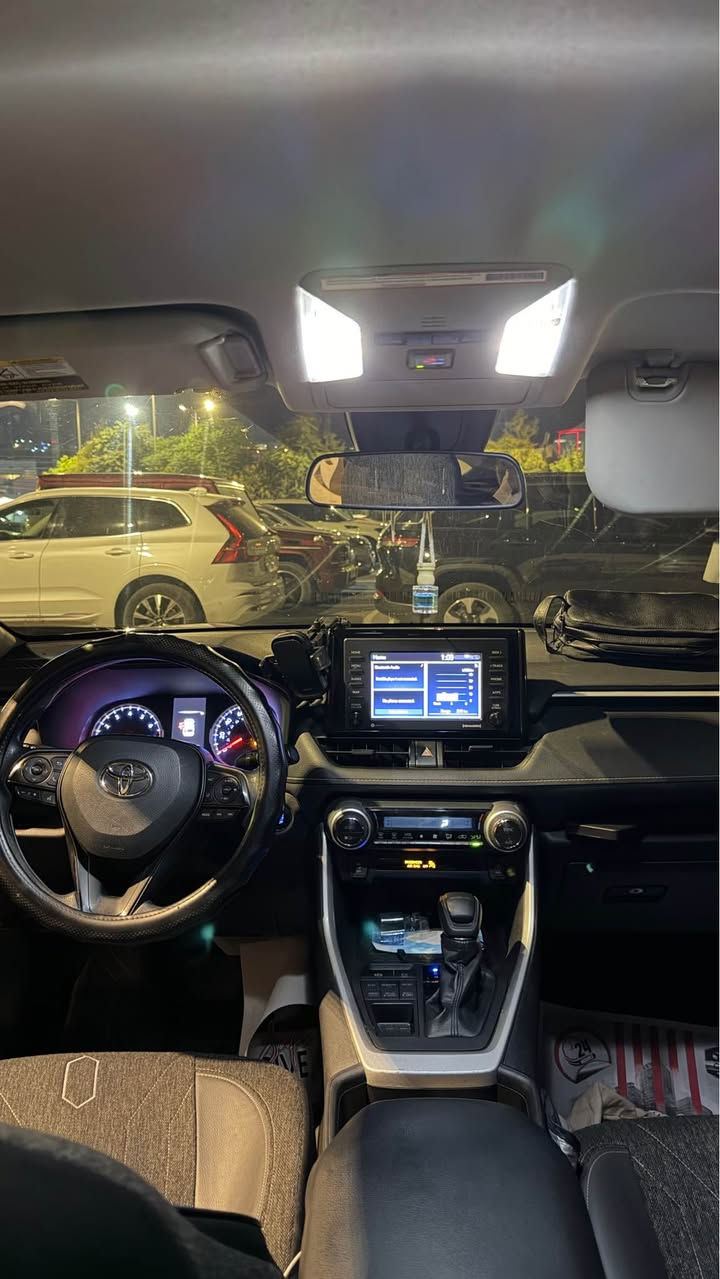 Toyota Rav 4 2023
🎖️ مواصفات XLE :
بصمة رادار دخول ذكي
بريك بصمة
دفع رباعي AWD
رادار امامي خلفي
والخ مواصفات ال XLE عدا الفتحة
🏎️ الممشى : 100 الف كم ( قابل للزيادة ) 
بدون صبغ بدون ايرباگ صور الحادث مُرفقة 
ملاحظة : بيها رصعات بالباب الخلفي سكن 
موضحة بالفديو .
مرقم اربيل الجديد 
سنوية باسمي تحويل مباشر ثاني يوم
📍 مكان السيارة : موصل ، اربيل 
📞 للأستفسار : *********** أربيل, العراق

