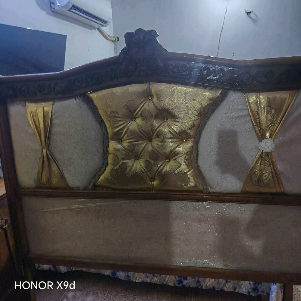 غرفه نوم للبيع السعر مليون و400 مكان بغداد الغزاليه