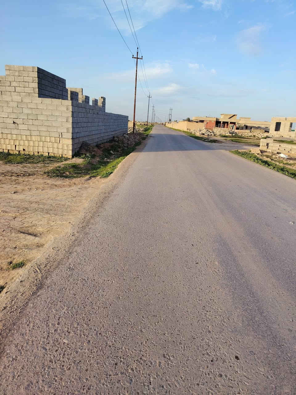 السلام عليكم 
يوجد قطعتين ارض للبيع. 
#المساحة_200متر
#الموقع قرب سيطرة البگاره 
واصلها مي وكهرباء 
#_8_ملايين 
#المساحة_200متر
ركن ع شارع تبليط
#السعر_9_ملايين 

#للأستفسار_***********
