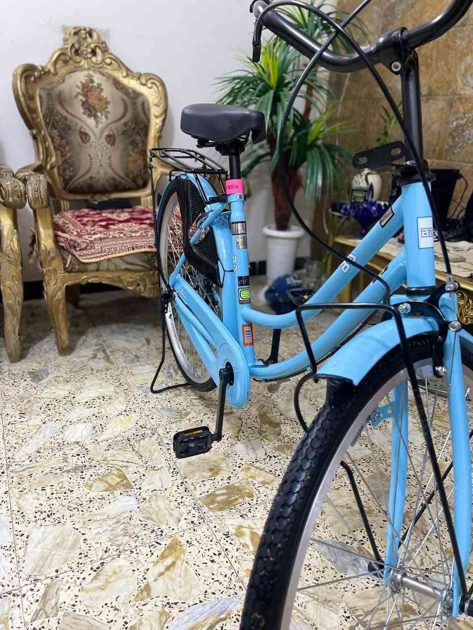 بايسكل بيدي
موديل 2021
نضافته فول 
قبل شهر مشتري 
للون سمائي
باسكل مختم 
حجم 26
السعر 150 وبي مجال قليل 
العنوان بغداد يم اقواس بغداد  
الرقم *********** وبي واتساب
