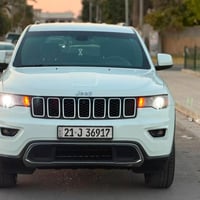 07702684666 للبيع جيب لاريدو موديل 2021  حادث امامي يعني بنيد وجاملغات...
