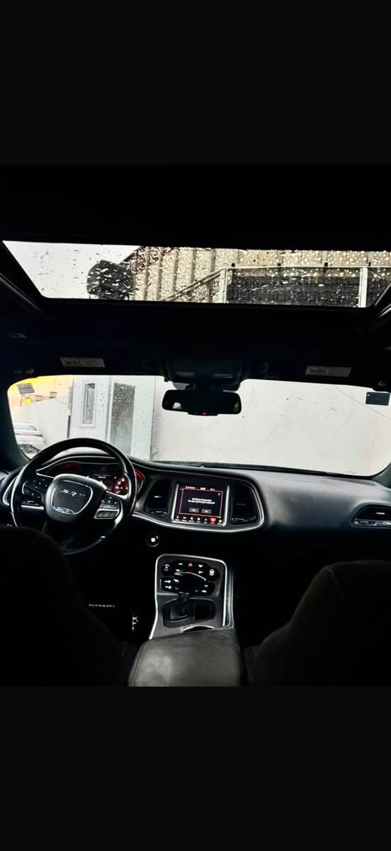 جالنجر sxt  2022
رقم بصره الجديد الدولي تحويل مباشر  بأسمي 
 فول مواصفات 6 سلندر فتحه سياره جاهزه وجديده 
وارد امريكي حادثها بنيد وجاملغ  السعر ١٥٠ بيها مجال 
سياره جديده وانا مرقمها بيدي ما متعوبه 
العنوان البصره 
للاستفسار *********** البصرة, العراق
