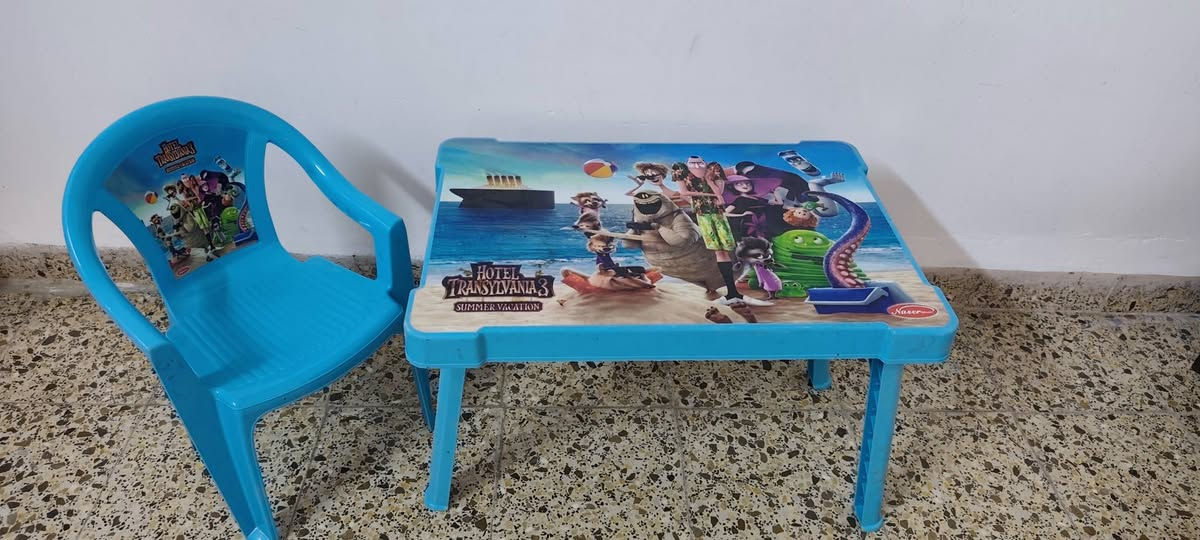 ميز اطفال • جديد • حجم كبير