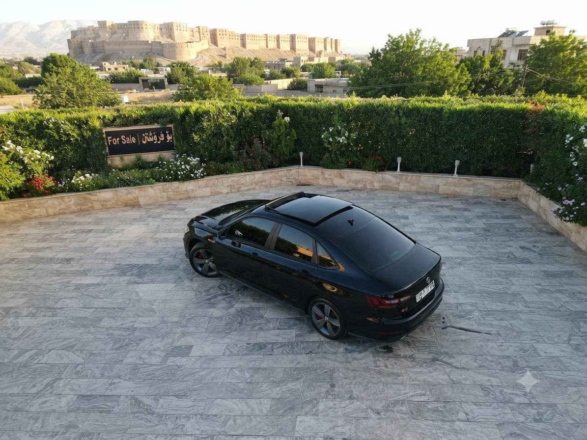 🚘 بۆ فرۆشتن | جیتا 2021

🔹 ساڵ: 2021
🔹 ڕۆیشتن: 57,000 مایل
🔹 مۆدێل/تریم: R-Line
🔹 ماتۆر: 1.4 Turbo
🔹 ویل: 17 ئینج
🔹 تایەر: هەموو 4 دانە تازە

✨ مۆڵەت و تایبەتمەندییەکان:
• ناوەوەی دوو ڕەنگ
• کوشینی گەرمی پێش و پشت
• ڕادار
• دوو سویچ
• پانۆراما
• ئۆتۆ برێک
• ئۆتۆ ستۆپ
• زۆرێک لە تایبەتمەندییەکانی R-Line

🛠️ بارودۆخی سەیارە:
یەک پارچە چاملەغی لای شۆفێر لە بەشی پێشەوە هەیە.

📍 سەیارەکە بۆ فرۆشتنە.
📞 بۆ زانیاری زیاتر و نرخ، پەیوەندی بکەن
*********** أربيل, العراق
