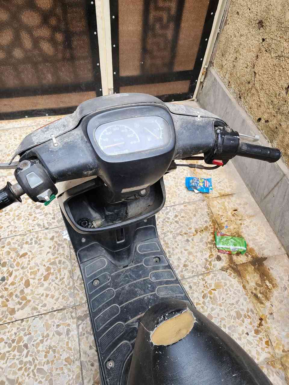 دراجه بطه ٦٠ خطين كهربائياتهة كلها شغاله سلف هندر بس من تشتغل بيها صوت بالاكسل كابريتر جديدة ابيع كوم حديد السعر (١٢٥) مكاني بغداد الشعله ***********
