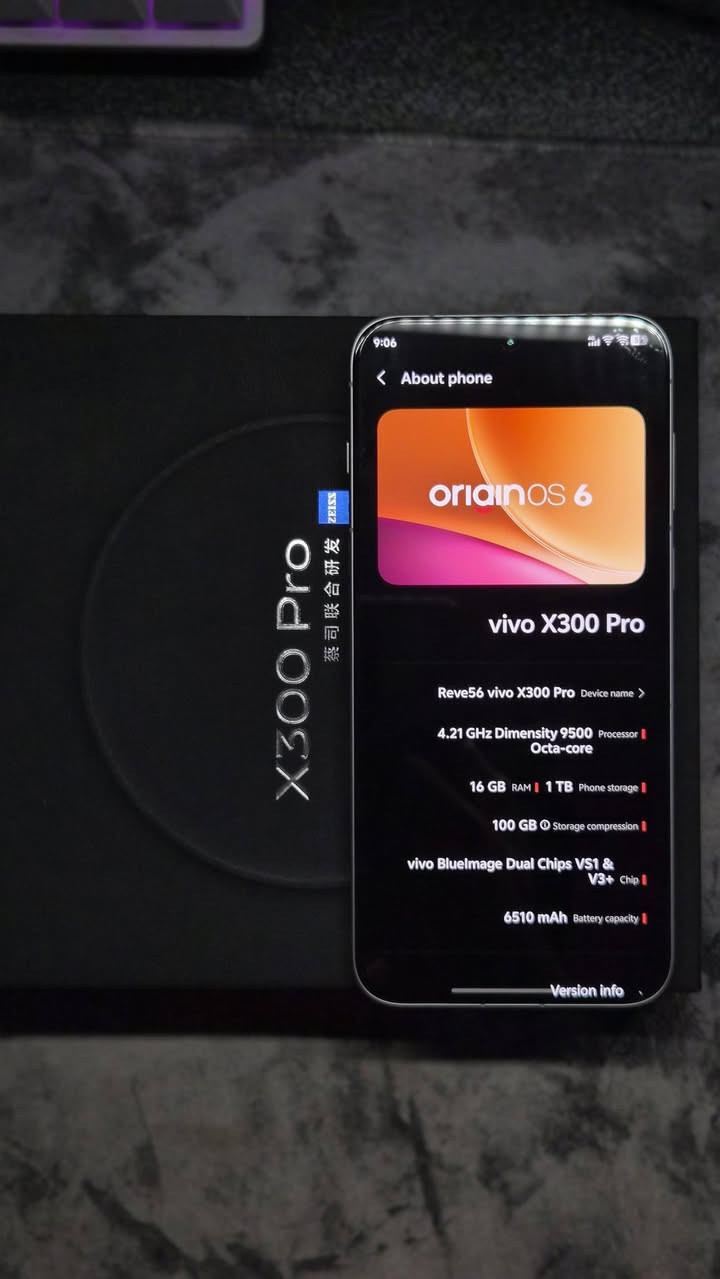 السلام عليكم vivo x300 pro للبيع
الجهاز جدا جدا نضيف مابيه اي شخط 
ذاكرته 1tb
الرام 16
الجهاز روم صيني 
السعر مليون و300بيه مجال جدا بسيط
الموقع بغداد ويوجد توصيل
للتواصل علئ واتس اب ***********
