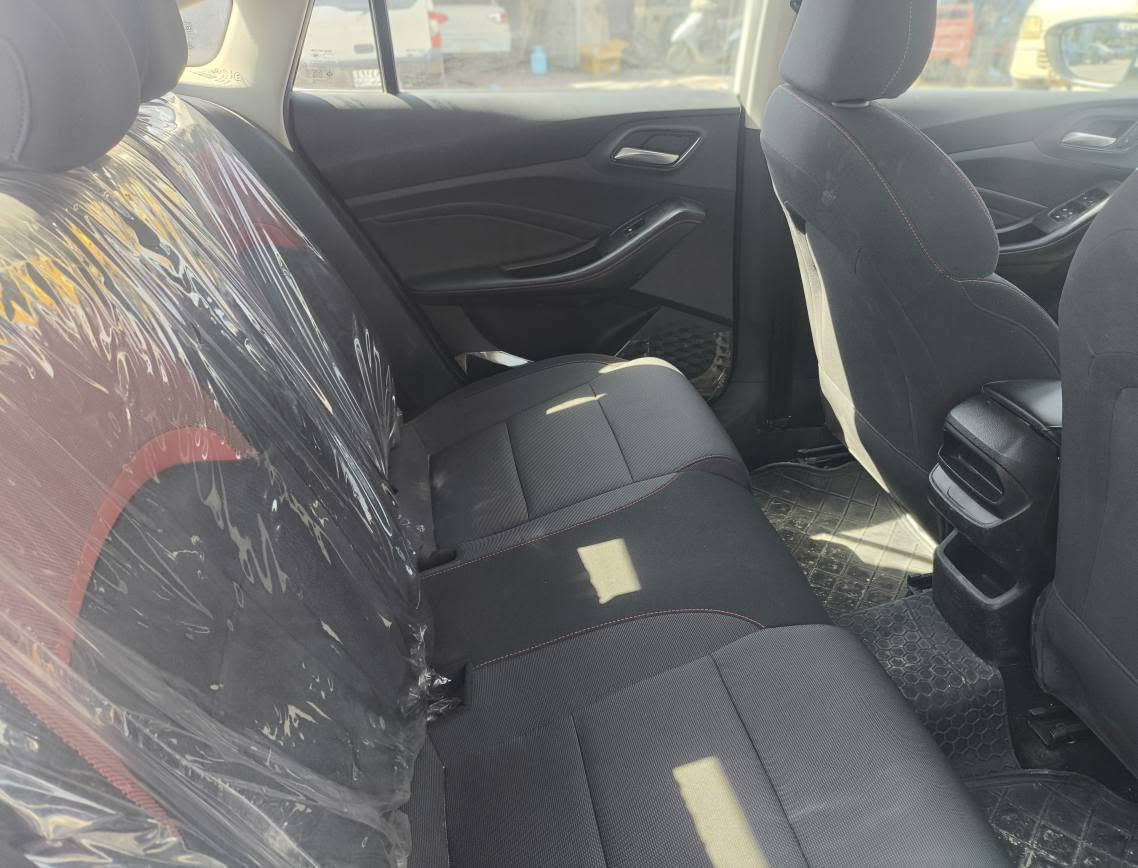 MG GT 2025
گێر عادی
پێش کەپس
بێ ئێرباگ
گێڕو مەکینەو تەقەو ڕەقە هەمووی بەشەرت
بە بەنزینی خەراپیش مەکینە لێنادا بەشەرت
دوو پارچەی پشتەوەی بۆیاغە
پشتی جەمپێکی خەفیفی هەیە
نرخی تەنها 86 وەرەقەیە معامەلەیەکی برایەنشی تێدایە ئەگەر مشتەری بووی
بۆ پەیوەندی *********** أربيل, العراق
