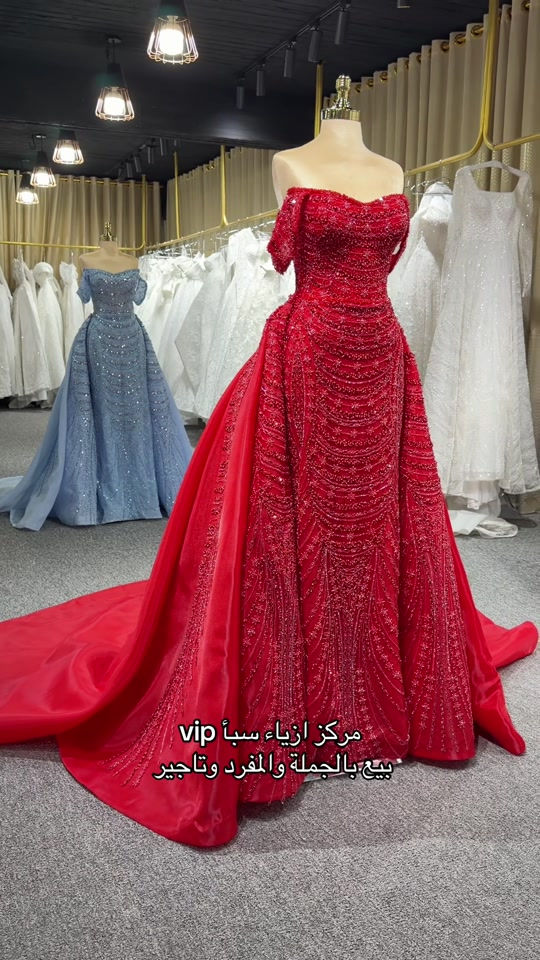 

نص مكتوب في الصور:
- مركز ازياء سبأ vip
- بيع بالجملة والمفرد وتأجير