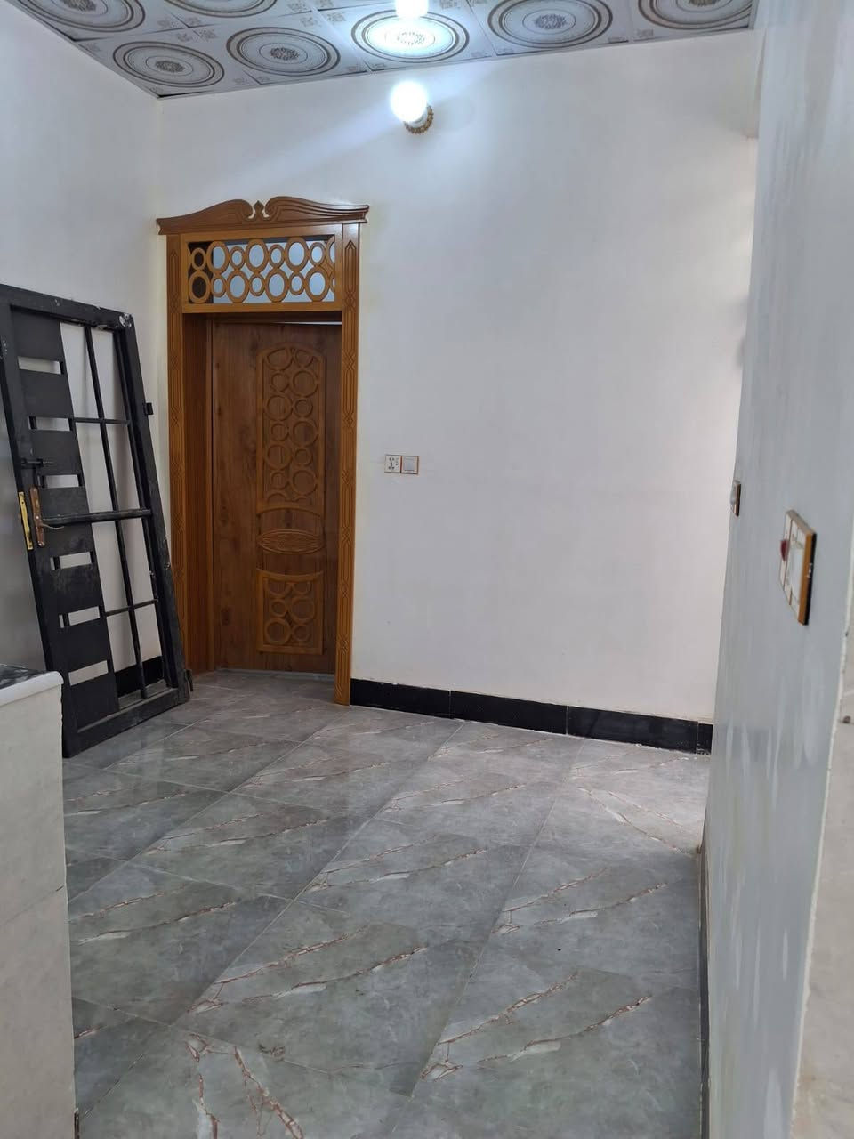 بيت ايجار  
بيت 50  متر نضيف جدا 

مقابل قرية الغدير عمود 317 وتنزل
سعر الايجار / 175 الف

للأستفسار 
اتصال  ‏  ‏‏‪***********‬‏
واتساب ***********
‏
