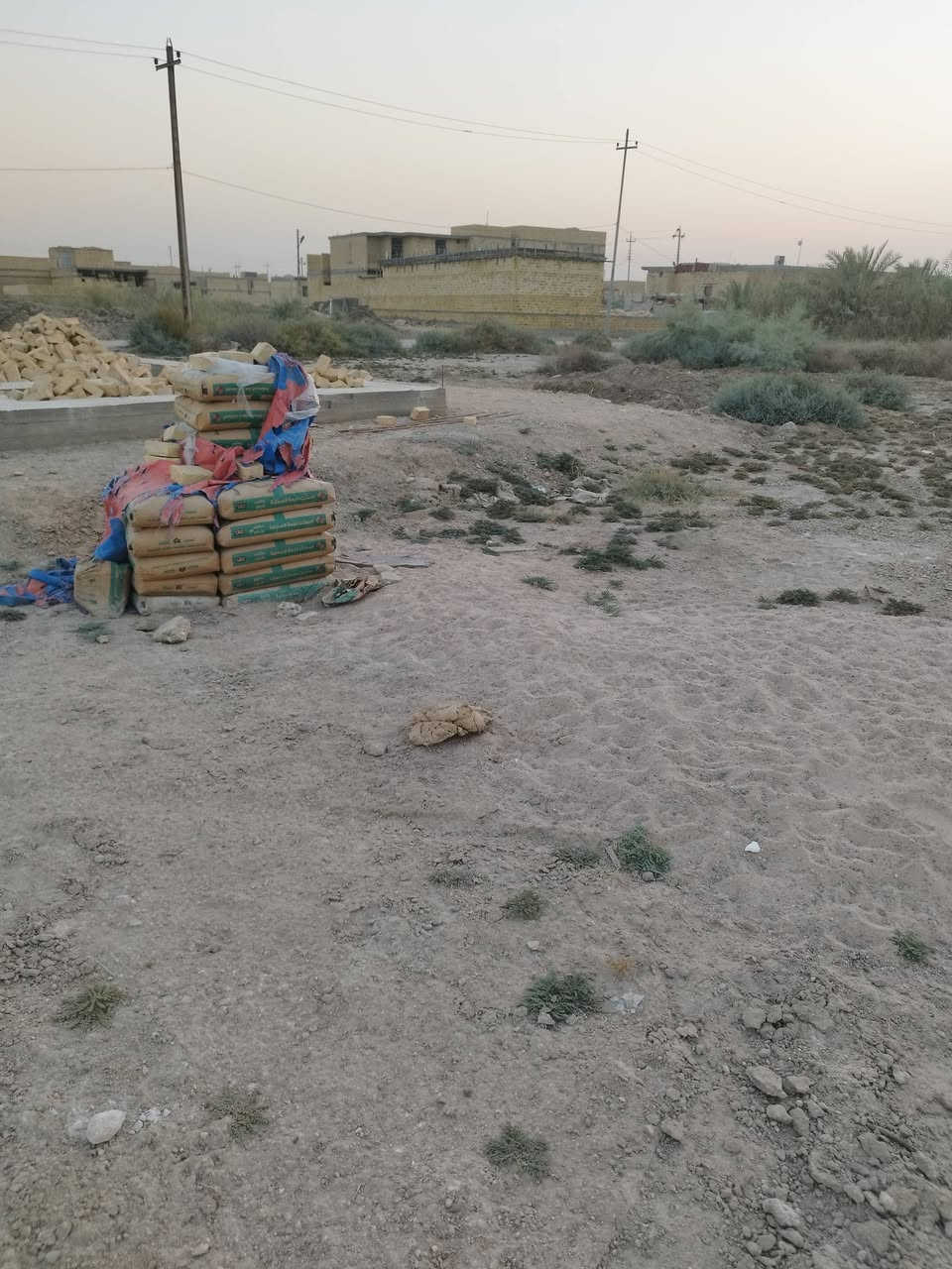 قطعة ارض زراعي للبيع 
المساحة 200 م 
صوب البطاط قرب گاع أبو غزوان 
 للاستفسار الاتصال ***********
السعر 22 مليون 
النزلة الثالثة
