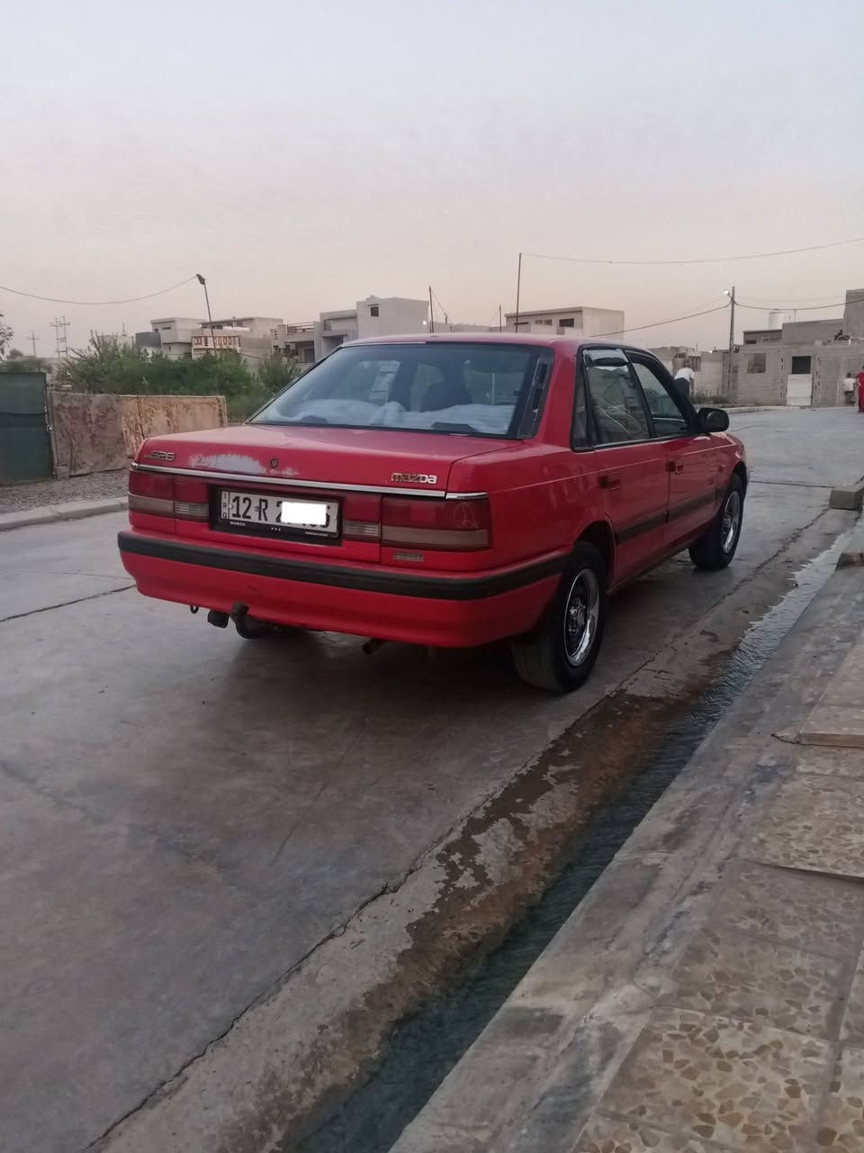 السلام عليكم مازده البيع موديل 90رقم نينوى نكليزي محرك 8بخ مكفوله من الصبغ وال طخه سنويه ال 2030 كابون بنزين بيه السعر 40وبيه مجال مكاني موصل الايسر استفسار على رقم ***********
