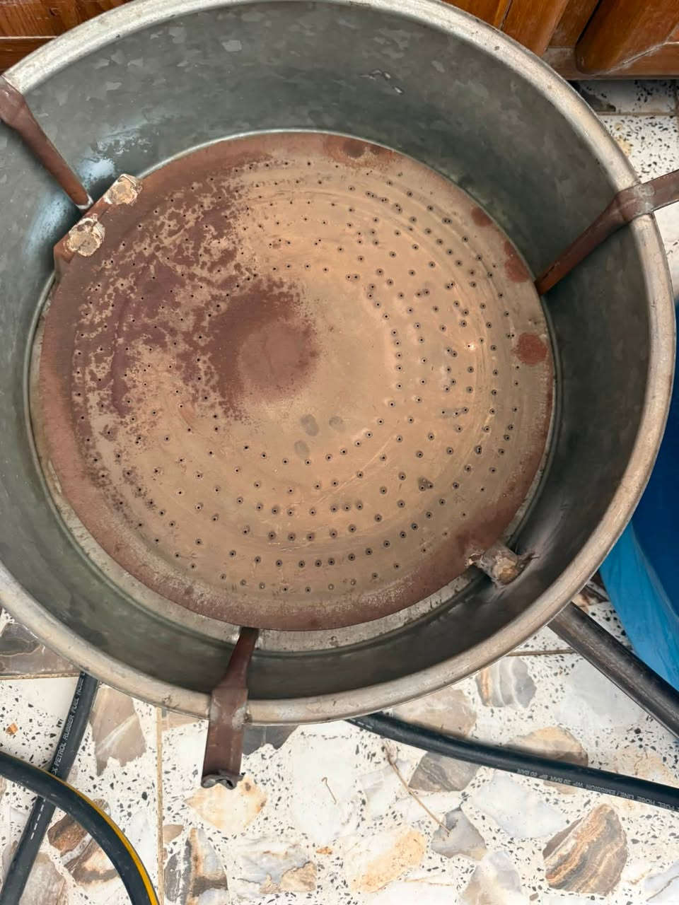 سلام عليكم مولده 12 أمبير  شرط شغل نظيف وصاج جديد مآبي اي عيب سعرهن 90 مكاني كركوك ***********
