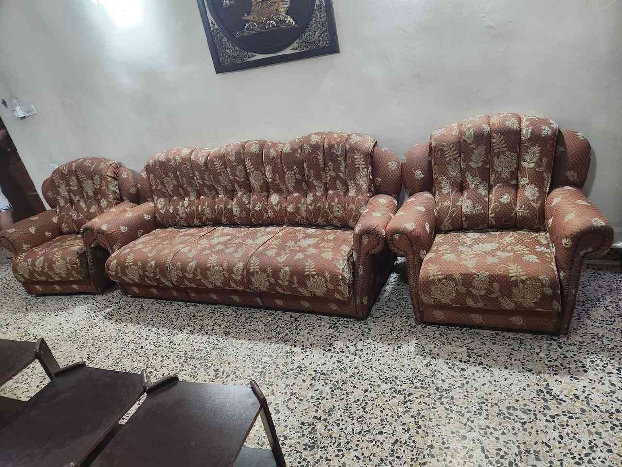 اغراض نضيفه جدا العنوان البلديات واكو توصيل بكروه ***********
