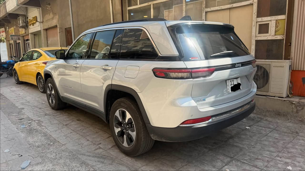 جيب شيروكي 2024 وارد امريكي 4xe
بدون صبغ بدون ايرباك الضرر دعاميه اماميه فقط رقم بغداد / رقم الشاصي مرفق والسونار مرفق بالصور ماشيه 56 الف كيلو متر 
محرك 2000 توربو كشنات جلد
بانوراما 
مودات قياده 
شاشه جبيره 
مكان السياره بعقوبه
***********
السعر 295 وبيهه مجال بسيط
