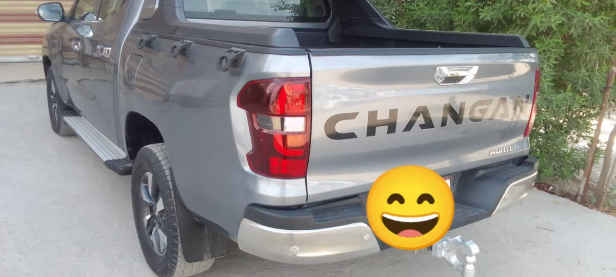 للبيع
شانجان هنتر موديل 23 كامل مواصفات 4×4

السيارة مكفوله كفاله عامه 

تحويل ثاني يوم مباشر

سعر 170 بيهه  مجال 

  الرقم الاو   ***********

 الرقم الثاني ***********

بيك أب شانجان هنتر 2023

المواصفات العامة :

المحرك: 2.4 لتر(  تيربو ) بنزين

ناقل الحركة: اوتماتيك 

نظام الدفع: دفع رباعي (4x4)

عدد أنظمة القيادة:

إيكو (Eco)

نورمل (Normal)

سبورت (Sport)

سعة الخزان: 80 لتر

الحمولة القصوى: 1 طن

1. تبريد أمامي قطعتين

2. شاشة لمس تدعم جميع أنظمة الاتصال

3. شاشة أعطال متقدمة

4. كاميرات 180° (خلفية + جانبية

5. حساسات خلفية عدد 4

6. حساسات ضغط الإطارات

7. نظام مساعدة نزول منحدرات

8. نظام مانع تزحلق

9. كروز كونترول (مثبت سرعة)

10. فول تحكمات من المقود (ستيرن)

11. إضاءة أمامية LED

 رقم بغداد انكليزي بأسمي تحويل مباشر

وبعد بيها هواي مواصفات فول للاخير 

// سعره 170 بيها مجال 

بدون حادث 

مكان السياره /بغداد البياع
