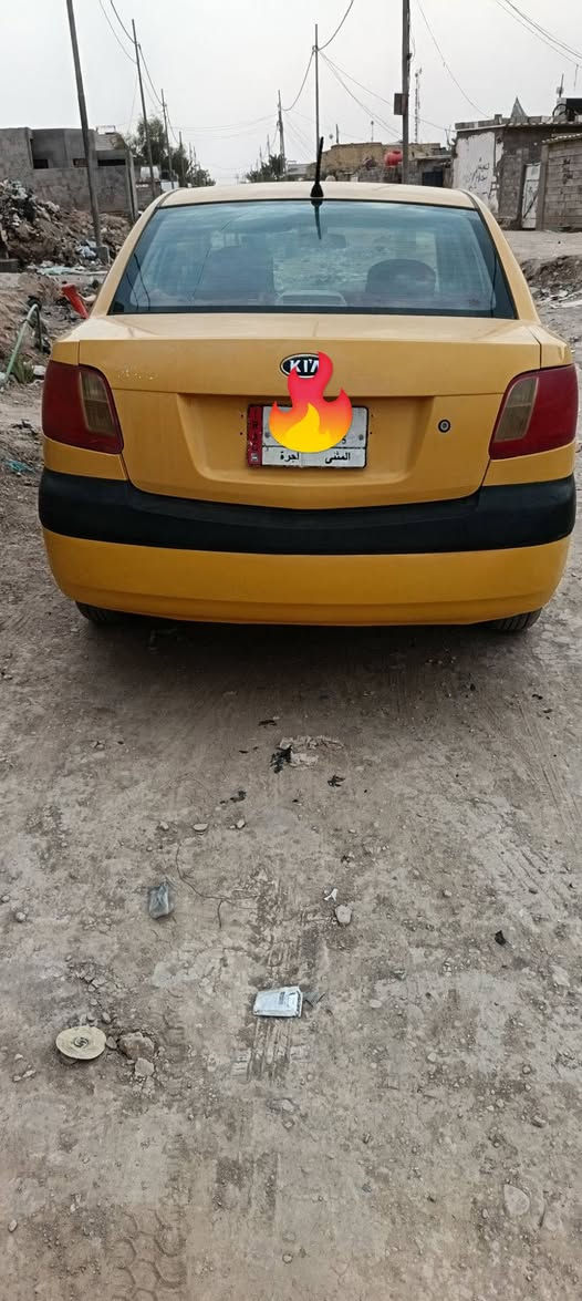 سلام عليكم من رخصت الادمن كيه ريو موديل2009 سياره بأسمي مداور ثاني يوم بيها ضربه جاملغ خلفي وتبديل جاملغ امامي مكينه 1600 گير اوتوماتيك ومصفره هيئه غرامات سعر62وبيه مجال رقم الهاتف:*********** .
