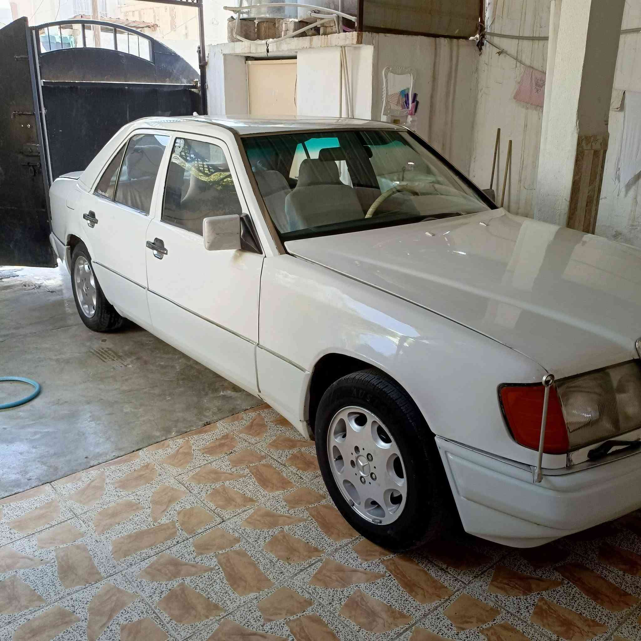السلام عليكم (للبيع ومروس أي سيارة) مرسيدس دب 300 موديل 1990كير محرك في تي تي 3000  دفتر بنزين بي
كير مايرجع البك من تمشي طبيعي بس بك ما اكو سياره جاهزه وين ما تريد روح سياره مصبوغ جماليه بي تبريد ثلج وتدفئة حار رقم دولي بسمي  تريد وكالة وتحويل شوكت ما تريد إني حاضر ما بي اي نواقص بس  بك ما اكو سعر 52 وبي مجال مكان كركوك منطقة روناكي ***********
