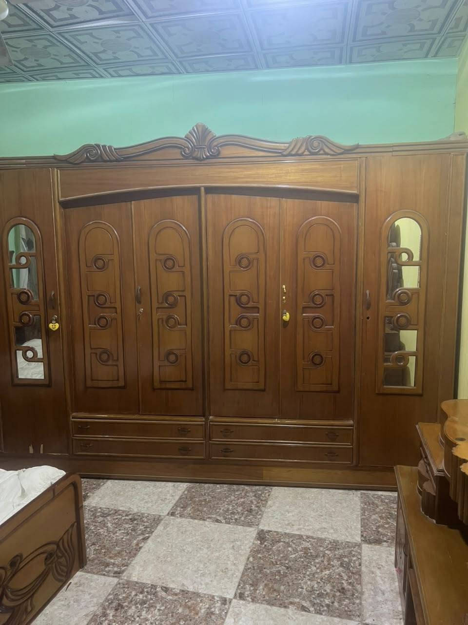 غرفه فصال للبيع المكان البصره الزبير الاستفسار ع الرقم ***********
