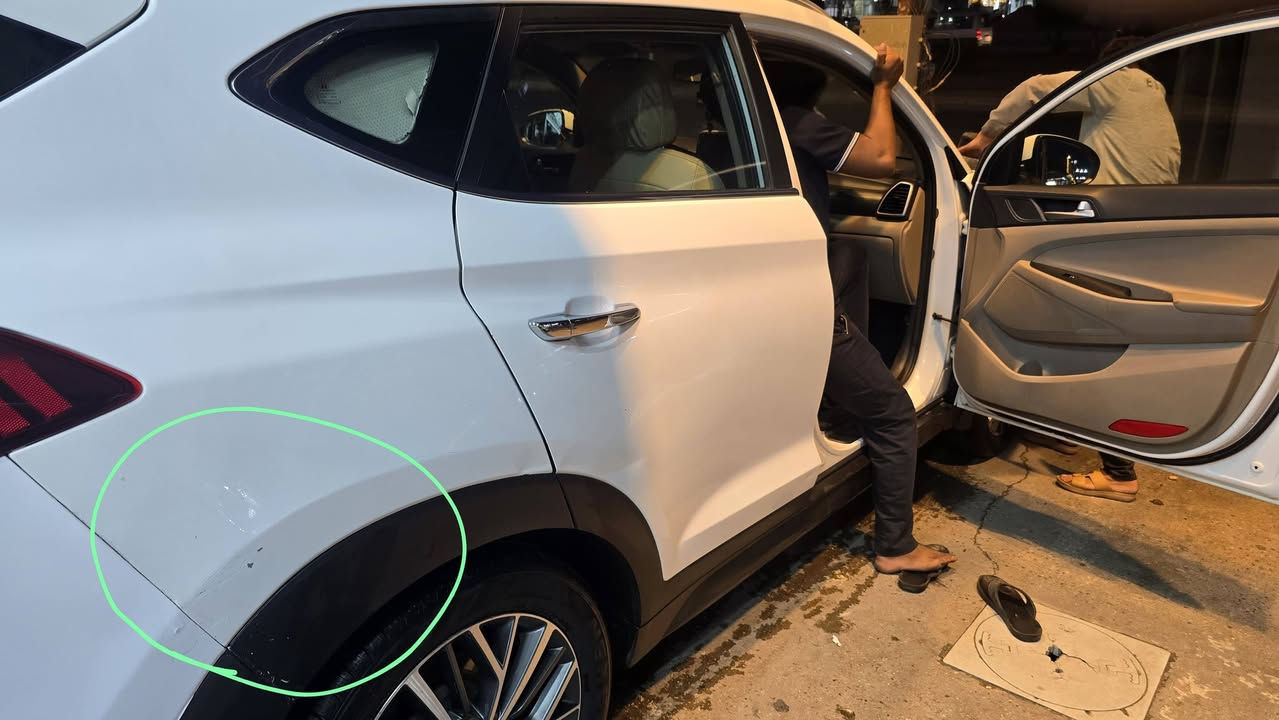 🚘 هيونداي توسان 2020 خليجي  نص فول مواصفات
ماشيه 170 الف كيلو قابل للزيادة
⭐️السعر 190وبيها مجال للشراي او مراوس بموديل ٢٠٢٥ او ٢٠٢٦
للاستفسار ***********
📍 الموقع: بغداد – الشعله
🔹 رقم بغداد – باسمي مباشرة ابيع او اراوس شرط السونار و التحويل  
🔹 فحص وسنوية جديد هزه جديده رقم انكليزي 
🔹 سيارة نظيفة فقط رصعات بسيطه مكفوله من الحادث والصبغ بيها اقل من الشبر مثل ما موضح بصورة المرفقه والسيارة على أيدي من الشركه لهذا يومك

⚙️ المواصفات:
✔️ محرك 2000 سي سي
✔️ بصمة تشغيل + أبواب
✔️ كشنات أمامية كهرباء
✔️ حساسات أمامية وخلفية
✔️ شاشة كبيرة + كاميرا 360
✔️ شاحن موبايل وايرلس
‏✔️ LED حاجب
✔️ ويل كبير
✔️ قطعتين تبريد
✔️ مراية شفط
✔️ هندبريك بالقدم
