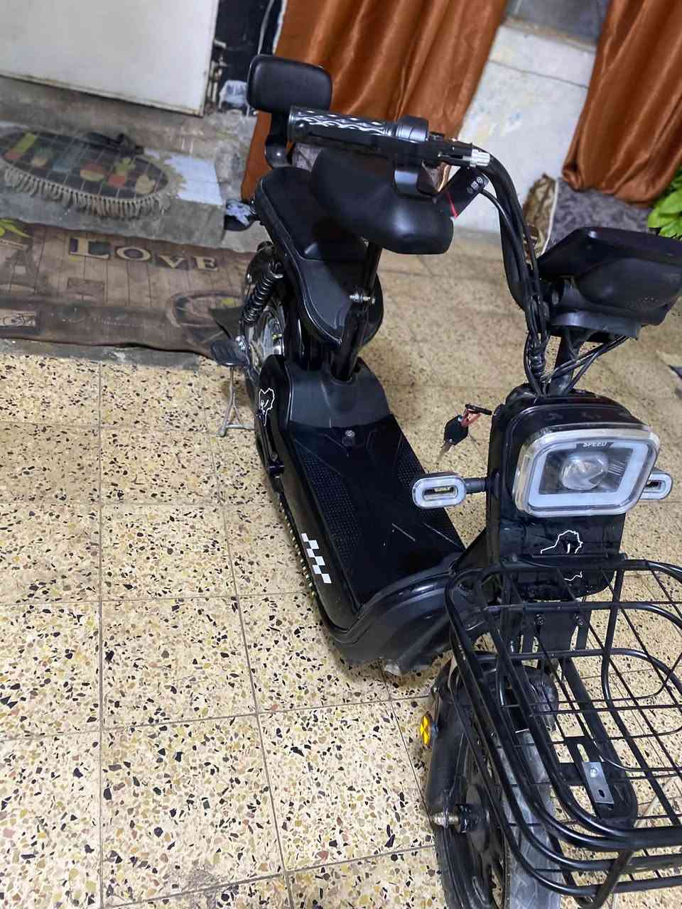 سلام عليكم درجة شحن حجم 14يعني من عمر 8اله20سنه دراجه حديثه بصمه كارت سويج تشغيل عن بعدد قفل جاير حساح سرقه بطارياتهه مكفوله دراجه كلهه كفاله عامه سعر 275وبيهه مجال للطيبين مكاني بغداد مدينه صدر قطاع 55هاذ رقمي ***********
