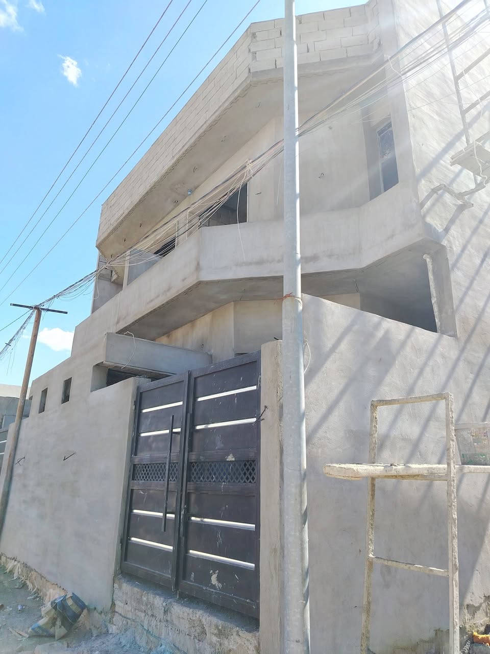 دارين للبيع نقصه بس سيراميك وبياض كل بيت ١١٠ متر واحد طابقين وثاني طابق ونص بناء حديث منطقه حمزلي خلف حسينيه استفسار اتصل على الرقم ***********

نص مكتوب في الصور:
- ٢٣ آذار، ٢٠٢٥
- ١:٥٦ م
- المهملات
- الإضافة إلى
- تعديل
- مشاركة
- ٢٣ آذار، ٢٠٢٥ ١:٥٦ م المهملات الإضافة إلى تعديل مشاركة
- ٢٠ آذار، ٢٠٢٥
- ١:٠٣ م
- ٢٠ آذار، ٢٠٢٥ ١:٠٣ م مشاركة تعديل الإضافة إلى المهملات