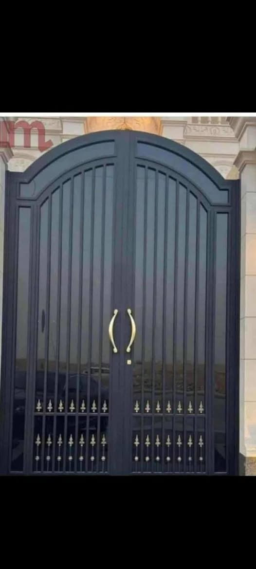 سلام عليكم اخوكم حداد متنقل وشغلي هندسي ودرجة أولى بيبان وشبابيك وسقيف كسبان وسندويج  وكفت لعمال اتصل وتدلل ***********

