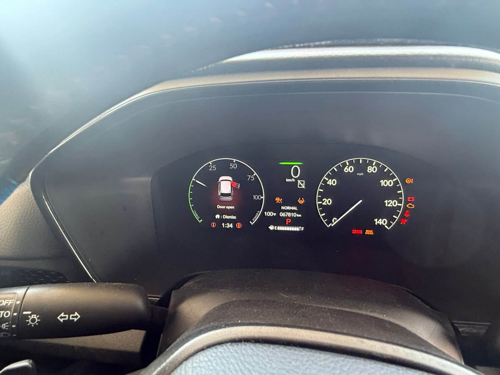 السلام عليكم 
2024 HONDA CR-V, SPORT-L
حادثها بنيد مبدل ومصبوغ 
مواصفات معروفه 
السعر 220 ورقه وبيها مجال 
اعتذر عن لمراوس فقط بيع 
صور الحادث بالمنشور ورقم الشاصي 
الاستفسار 
***********
