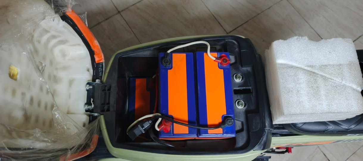 دراجة شحن HIS 2000W للبيع   
النوع: HIS H900 - 60V 2000W الاصلي
الحالة: جديدة استخدام قليل، الكشن بعده بالنايلون
البطاريات: 5 بطاريات اصلية، شحن قوي
المواصفات: شاشة ديجتال، انارة زينون ولد ملون، بريك دسك امامي وخلفي، مقعدين
ما تحتاج بانزين ولا دهن، بس اشحن وامشي
⚫⚫⚫⚫⚫⚫⚫⚫⚫
السعر: 650 الف وبيها مجال 
المكان: بغداد
للتواصل: [***********]
