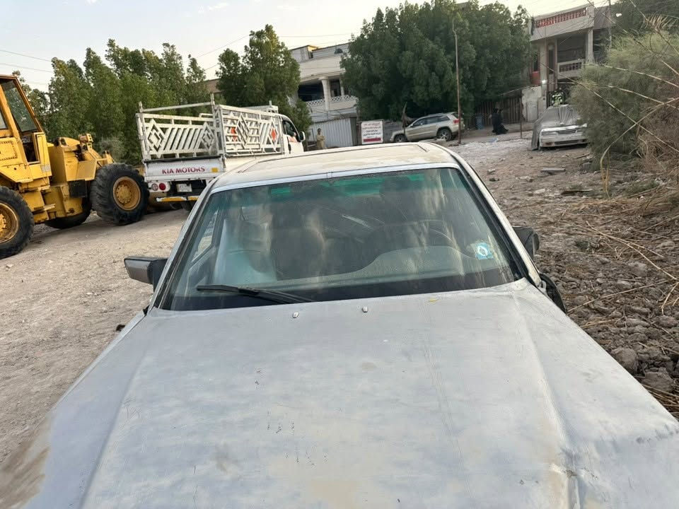 من رخصت الإدارة
سلام عليكم مارسدس للبيع موديل 1987رئاسي على حادث 
رقم نكليزي 17 مثنى السعر 20 ورقه وبيهه مجال مكينه بطه 
هـ***********
