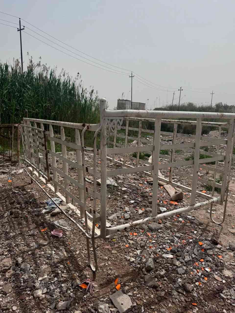 للبيع محجر كيا فحل بوري مكاني بغداد سعره 450وبيه مجال ***********
