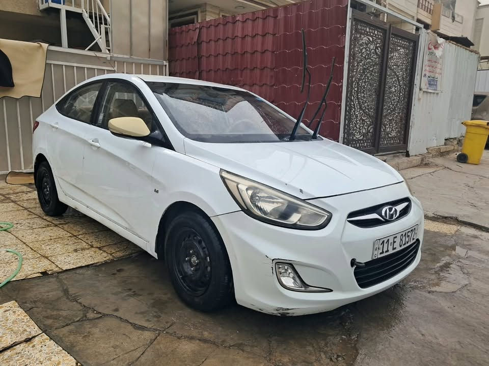 السلام عليكم 
اكسنت ٢٠١٣ خليجي الشركة العامة للبيع 
مكينة دوش دبل قطرة المرغوب 
بيهة قطعة صبغ 
شاشة وكامرة
مدوشمة السيارة عام صندوك وارضيات وكشنات وكاعية 
عليهة ادامة قبل يومين مسويهة منظومة بانزين كاملة نوزلات فيت بم كلاص بانزين مجاول بلكات 
باتري جديد
ويالة مصبوغات حراري 
بيهة بس مشط استيرن بي صوت بالطسة وينزل من سعر السيارة 
السيارة باسمي تحويل ثاني يوم 
السعر ٨٨ 
عنوان بغداد شارع فلسطين 
***********
