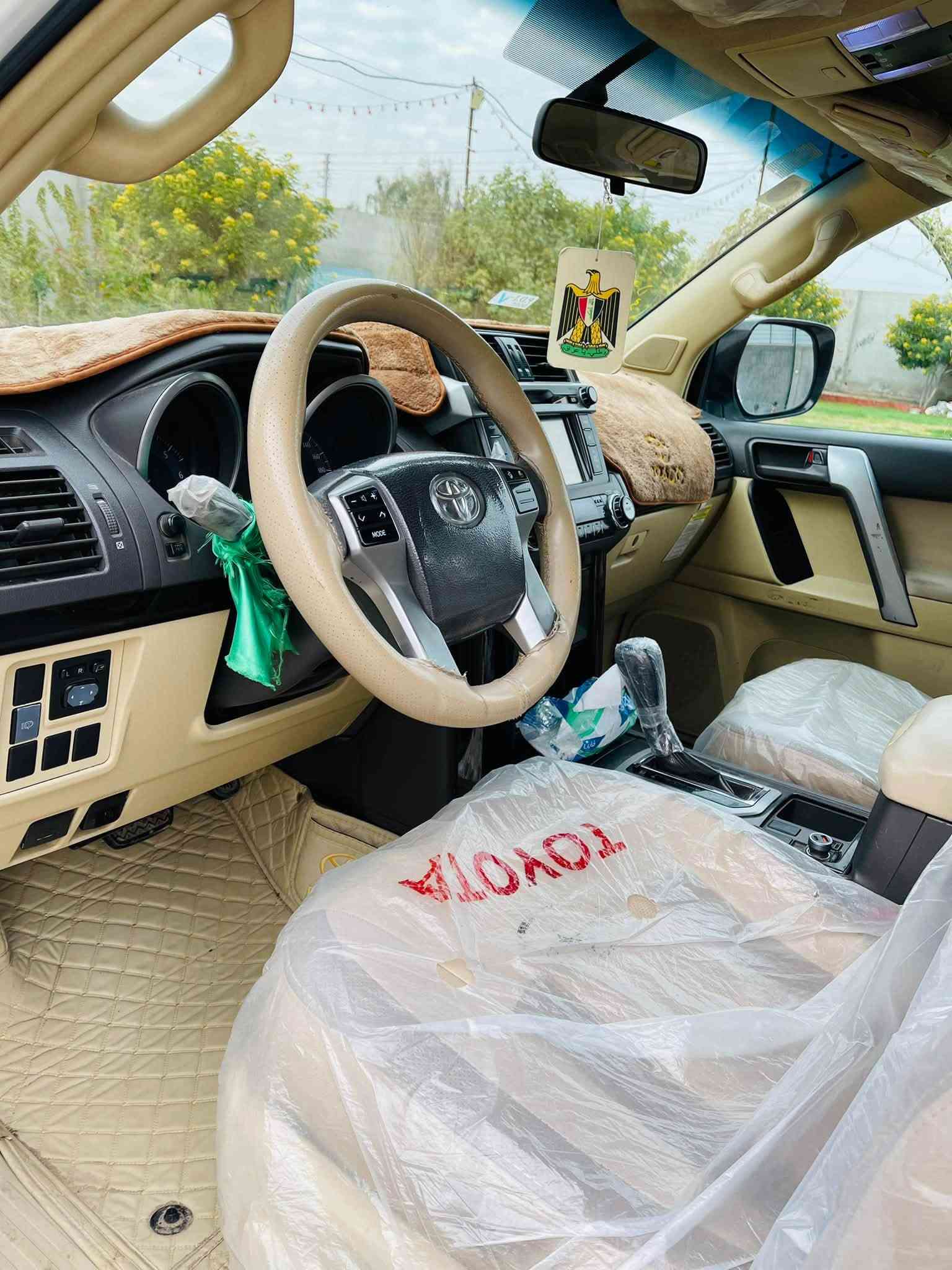 السلام عليكم 
للبيع برادو موديل 2014 
شركه ساز فئه V 2700 
خليجي 
تحكم مري 
تحكم ستيرن 
تشغيل عن بعد بصمه 
تبريد تدفئة 
تخم تاير 
رقم بصره مشروع وطني تحويل مباشر رقم دولي 
العنوان بغداد للاستفسار ***********    
                     (((مكلف ب نشر )))
