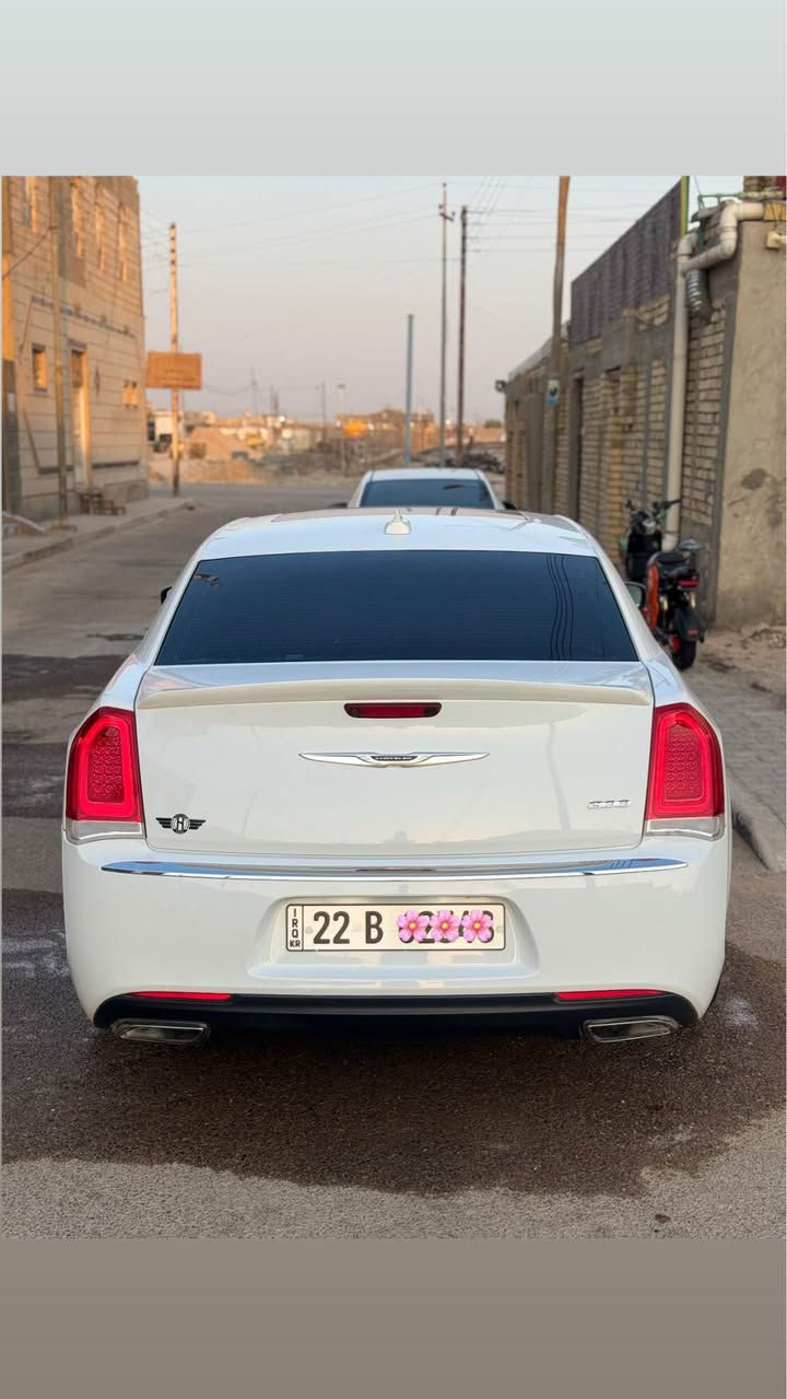 السلام عليكم

للبيع كرايسلر اوباما موديل ٢٠١٩ كندي 🇨🇦 كلين
🔢 رقم أربيل 📋 هزة وفحص جديدة
🛡️ ((مكفولة كفااااالة عامة حتى الدعاميات البلاديات))
📏 ماشية 70 ميل  
💎 مواصفات السيارة:🔹 بانوراما 🌤️
🔹 كراسي جلد أصلي🔹 كراسي كهرباء 2
🔹 تدفئة كشنات 🔹شاشة كبيرة🔹كار بلي
🔹 ويل مكسيكي الاصلي مو تجاري مع تخم تايرات جديد
🔹 كاميرا 🎥. وباقي المواصفات الأساسية للسيارة.                
🔹 كير مكينه اكسل كفاله ع وضع شركه ((شرط))
💰السعر: 290 وبيه مجال

📍مكان السيارة: البصره

📞 للاتصال: ***********

🤍 بالتوفيق للجميع القرنة, البصرة
