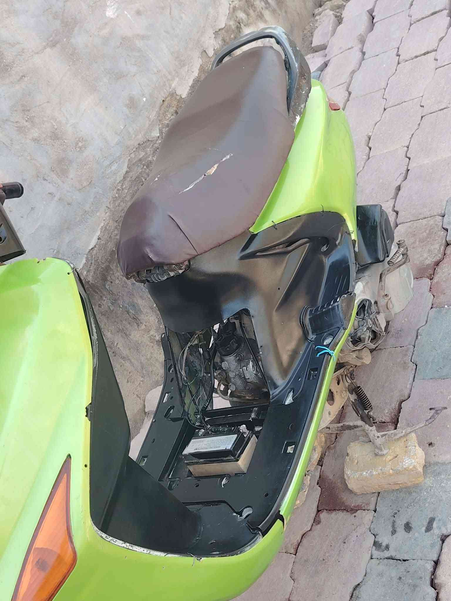 نعيد بسبب جذب
السلام عليكم 
الدراجه توه مجفته شغاله سلف هندر هورن باتري جديد دراجه بيه كسور بل كفرات 
شراي ***********
سعر 250
