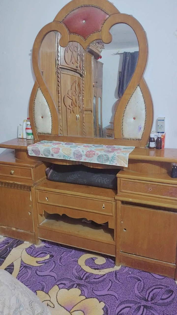 السلام عليكم غرفه 6 بيبان تسكام السعر 650 ديوانيه خلف المعهد الفني ***********
