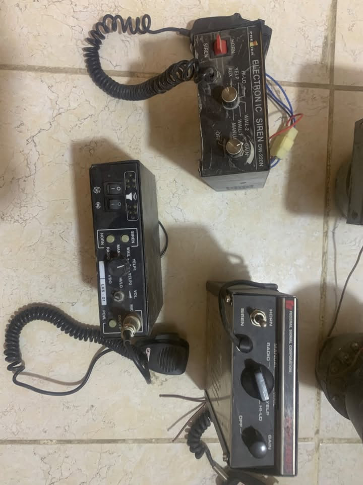 للبيع صارخات وسماعات اصليه 
***********
