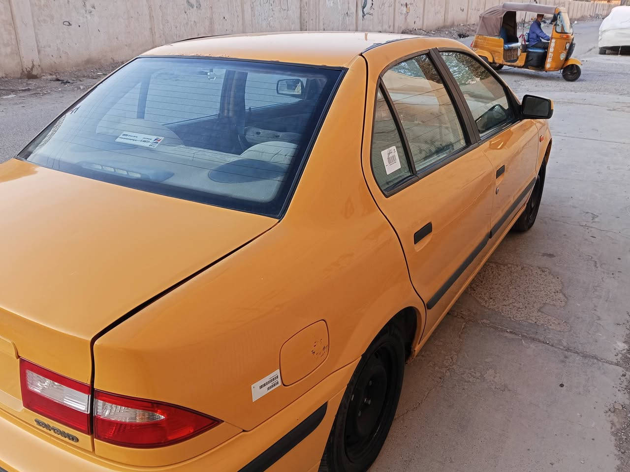 سلام عليكم سمند موديل12 هيه وغرامات مصفره سنويه نافذه بل25سياره نضيفه وحلوه وكلشي شغال بيهه سعرهه 41 رقم لهاتف***********
