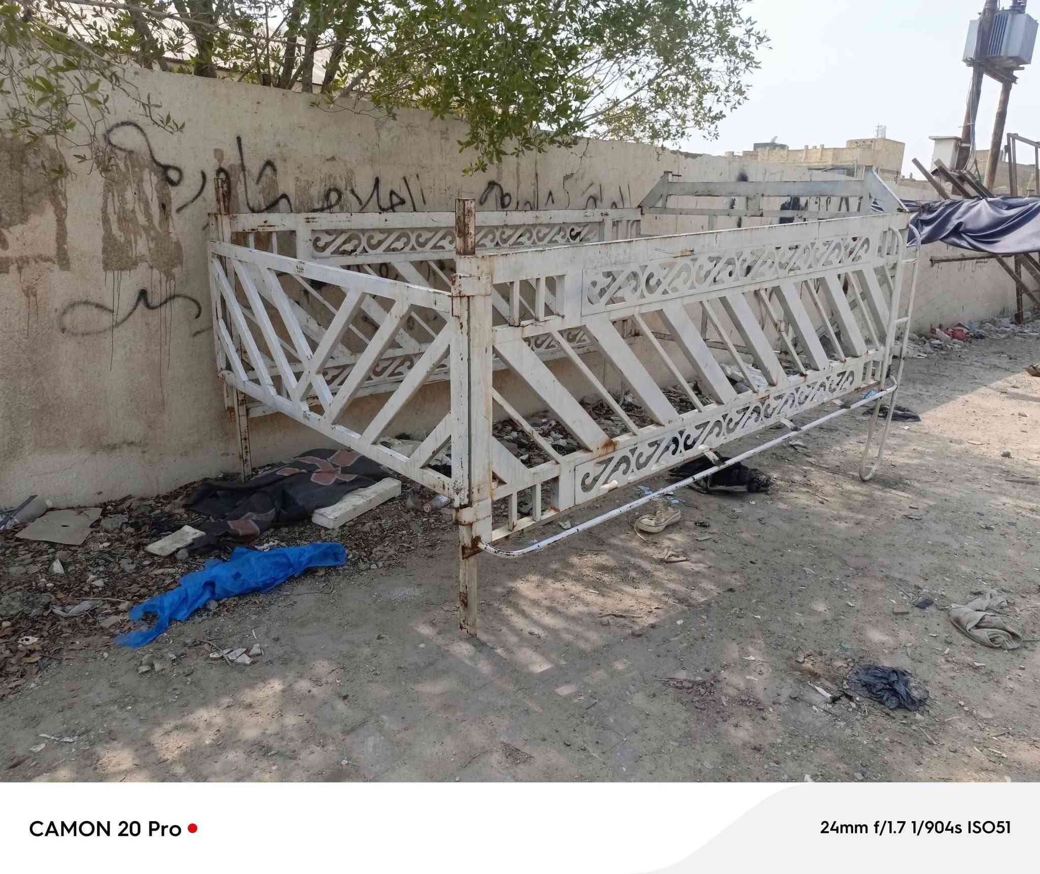 محجر نثيه 7 جنكال نظيف مال عمل للبيع مكاني شطره سعره 200
***********
